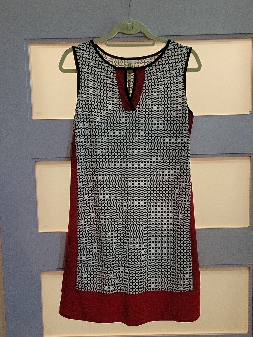 Perseption Black & Red Patterned Keyhole Shift Dress